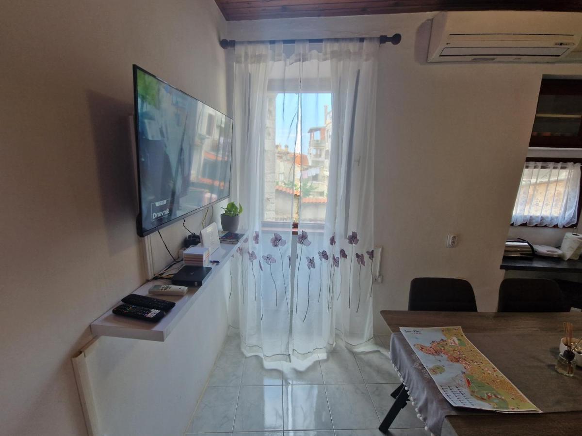 Appartamento Crystal Deluxe Rovigno Esterno foto