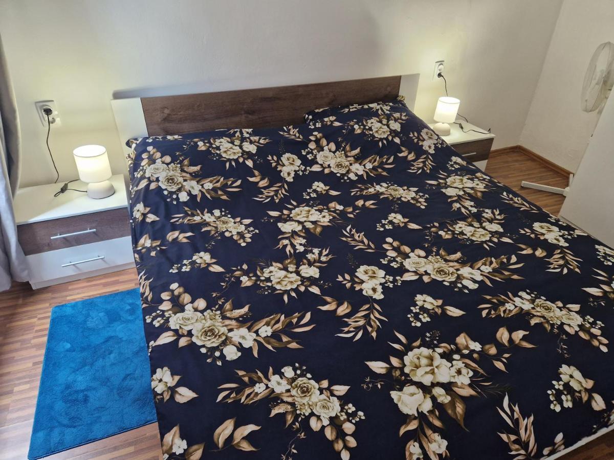 Appartamento Crystal Deluxe Rovigno Esterno foto